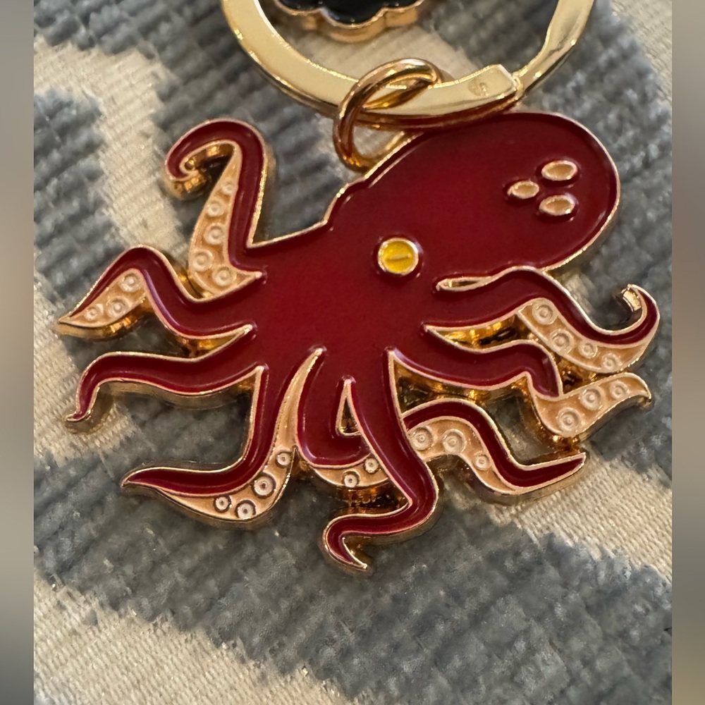 Red Octopus Keychain - Picture 3 of 3